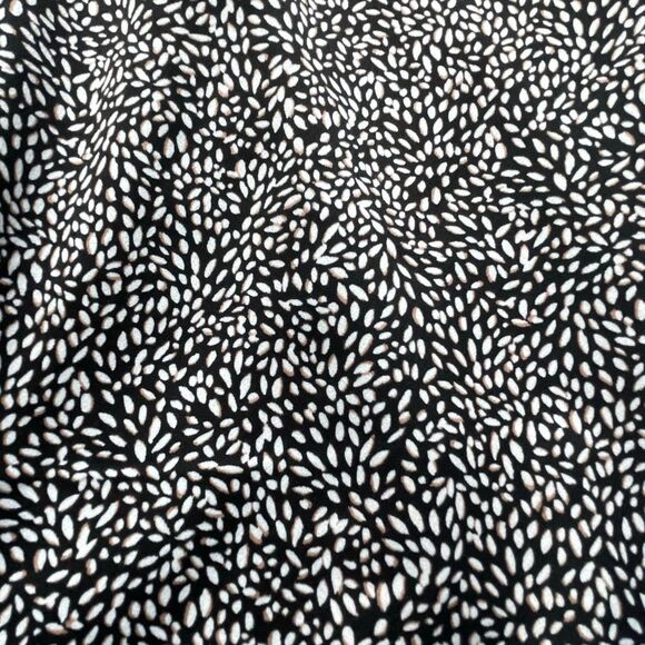 EUC Abercrombie & Fitch Tapered Black White Print Pull On Pants - XS - Picture 7 of 8